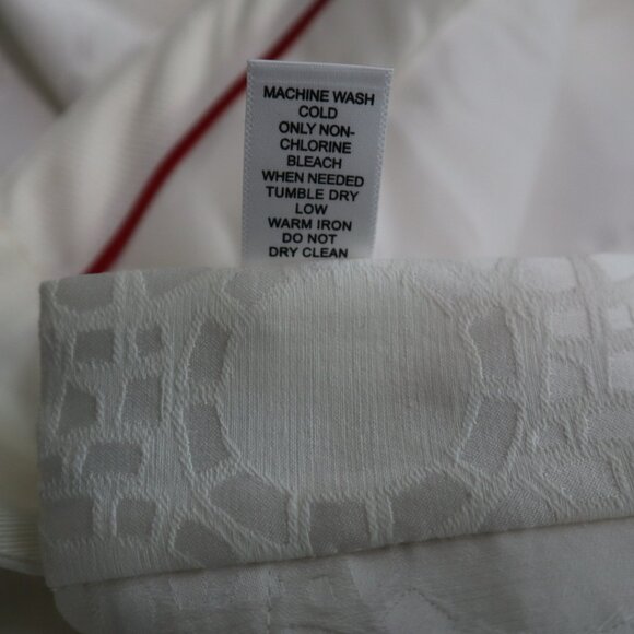 Banana Republic  | White Jacquard Geometric Shorts, Size 4 - Picture 7 of 7